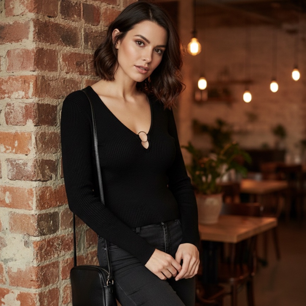 House of Harlow v neck Black Ribbed Long Sleeve Top small euc - Picture 10 of 10